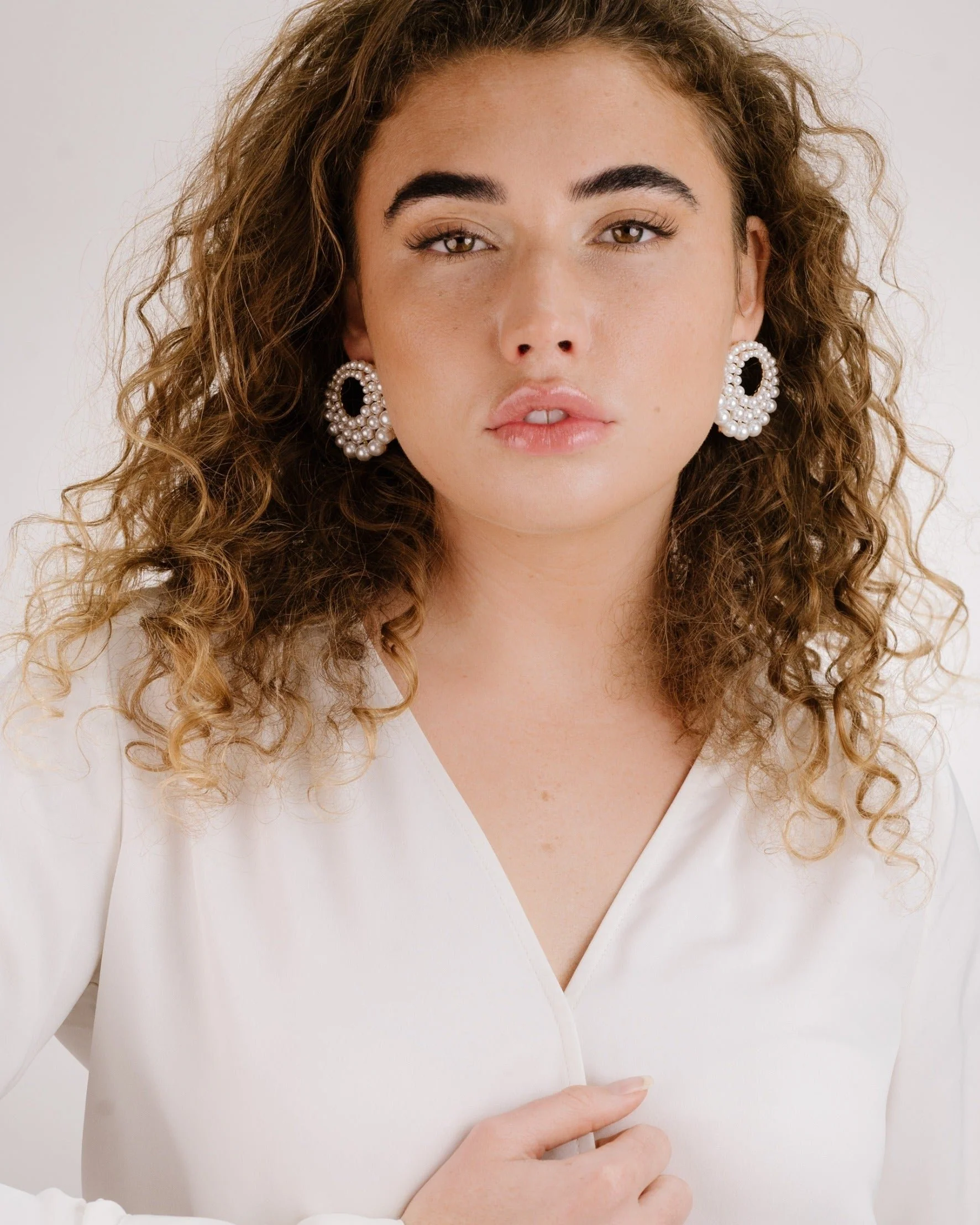 Blushing Pearl Earrings - Image 6