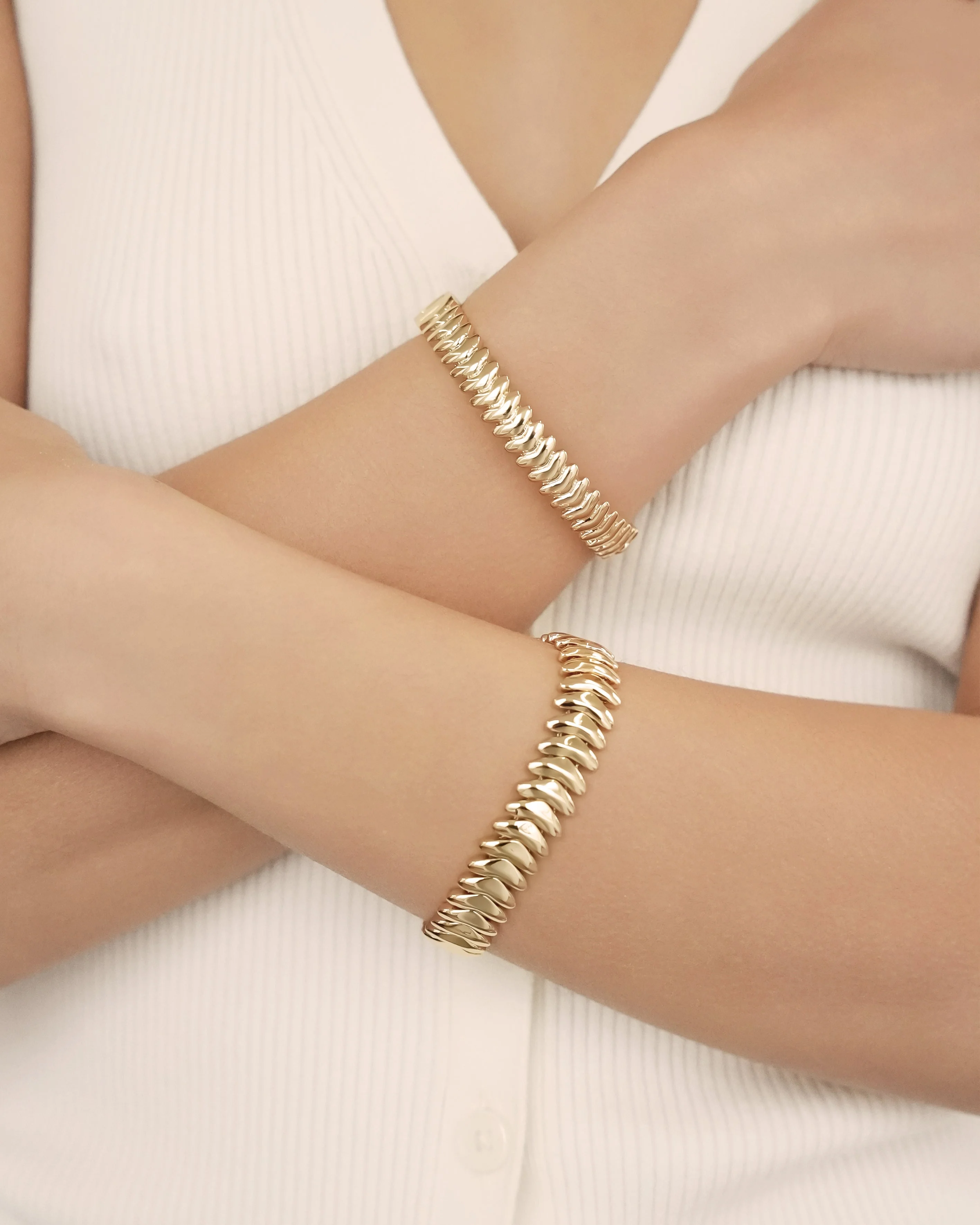 Metal Moderna Bangle - Image 4
